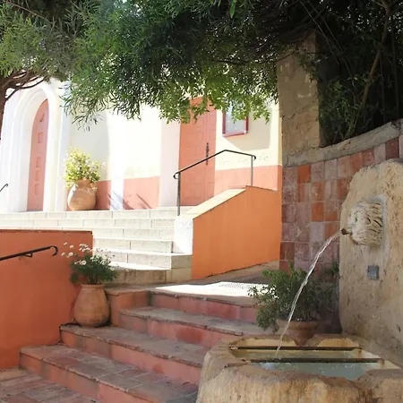 Séduisant T3 Avec Jardin 10 Proche * Le Lavandou