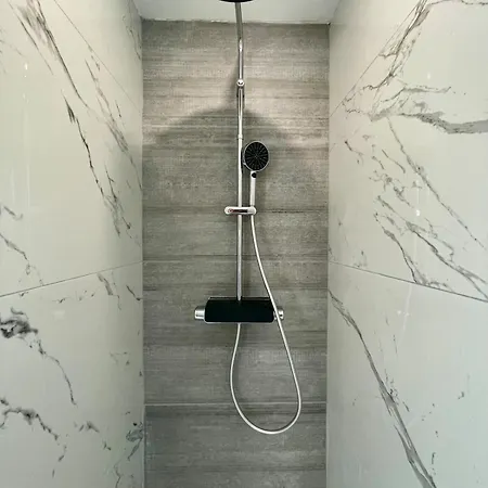 Séduisant T3 Avec Jardin 10 Proche Le Lavandou