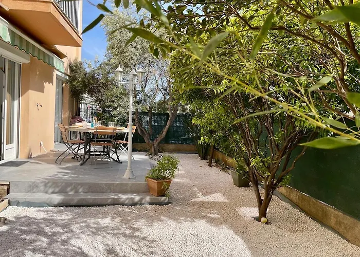 Seduisant T3 Avec Jardin 10 Proche * Le Lavandou